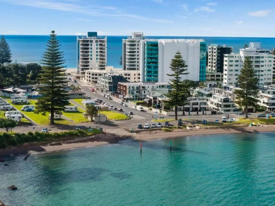 Luxury Beach Escape - 6 Adams Ave Mt Maunganui location