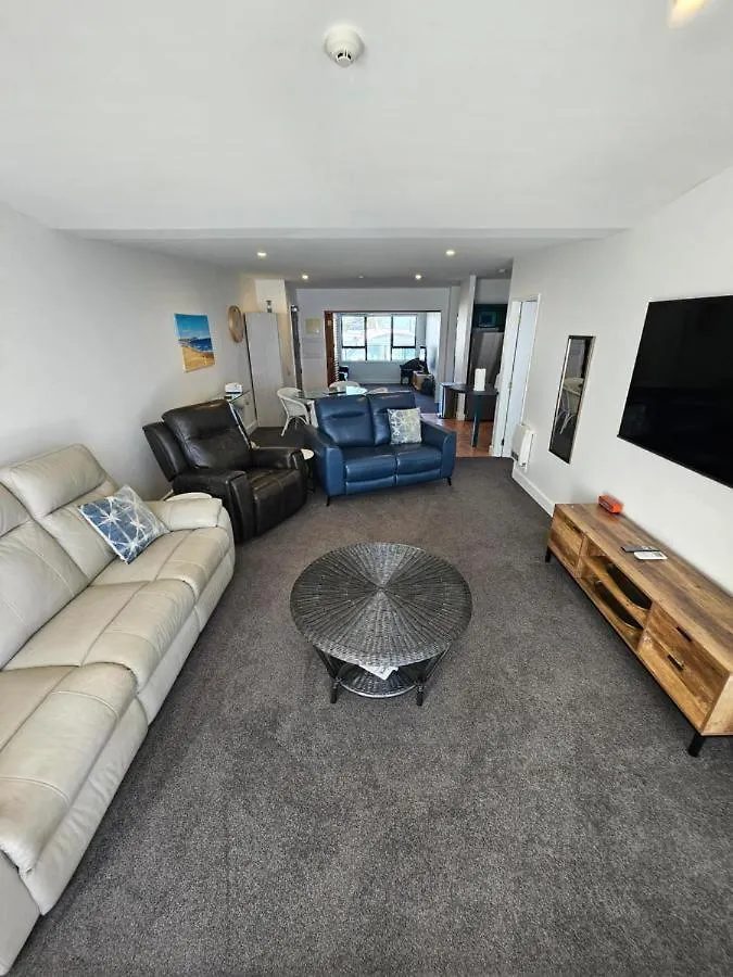 Luxury Beach Escape - 6 Adams Ave Mount Maunganui New Zealand
